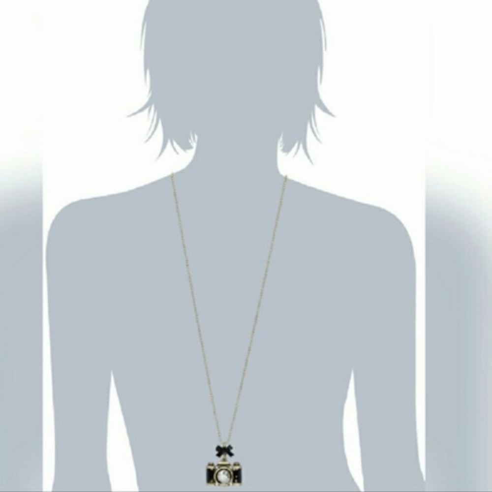 BETSEY JOHNSON CAMERA NECKLACE - Picture 7 of 7